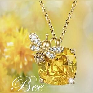 Gold Blingy Bee Crystal Pendant Necklace
